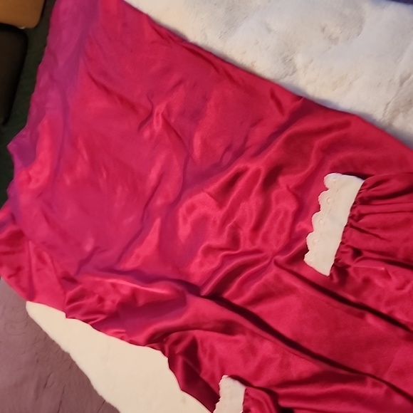 LADIES BRANDYWINES FULL LENGTH SATIN NIGHTGOWN - Picture 2 of 6